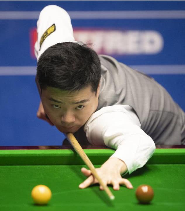 在对抗中占 在对抗中占