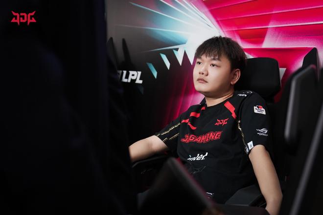 更大的热议 更大的热议