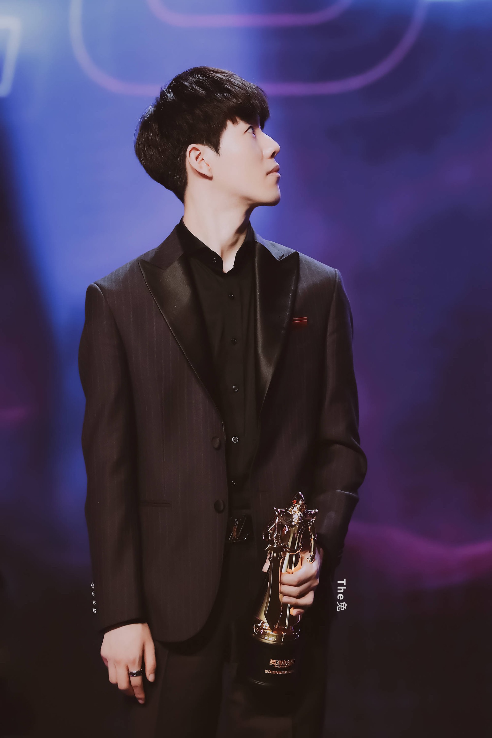 高侵略性的 高侵略性的