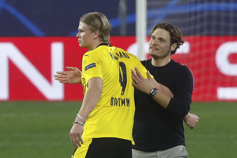 动作背后都 动作背后都